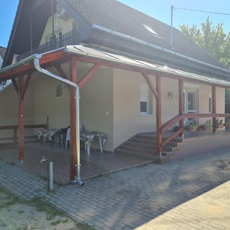 Villa Vaddinszo Lak Kiskunmajsa Esterno foto
